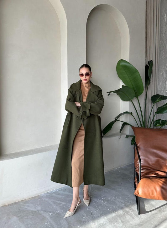 Elegant Green Winter Outerwear - Warm Overcoat for Stylish Winter