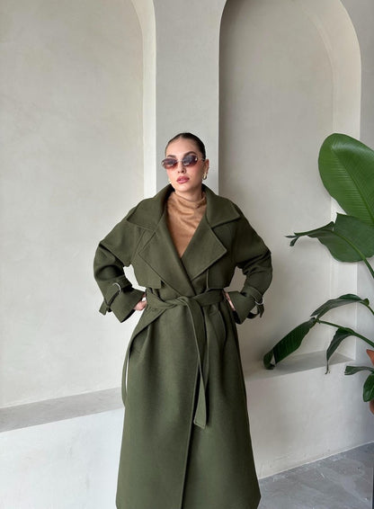 Elegant Green Winter Outerwear - Warm Overcoat for Stylish Winter